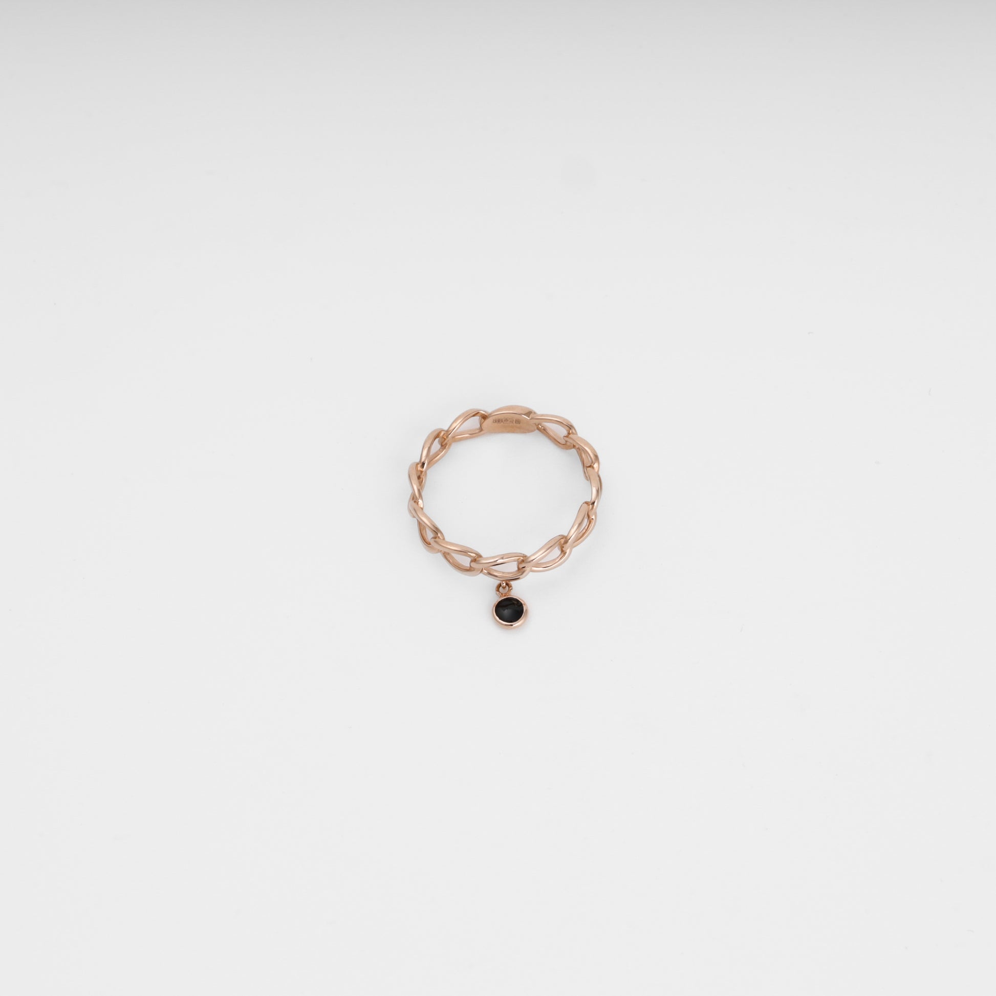 Chain link ring rose gold top-down view with black enamel drop - Kabluchka