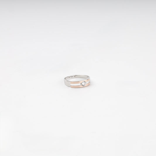 Rhodium-plated Silver 925 and Gold 375 cubic zirconia ring — front view — Kabluchka