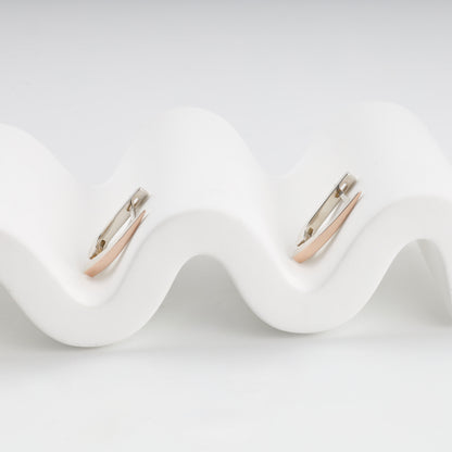 Silver 925 curved drop earrings with gold 375 — Kabluchka