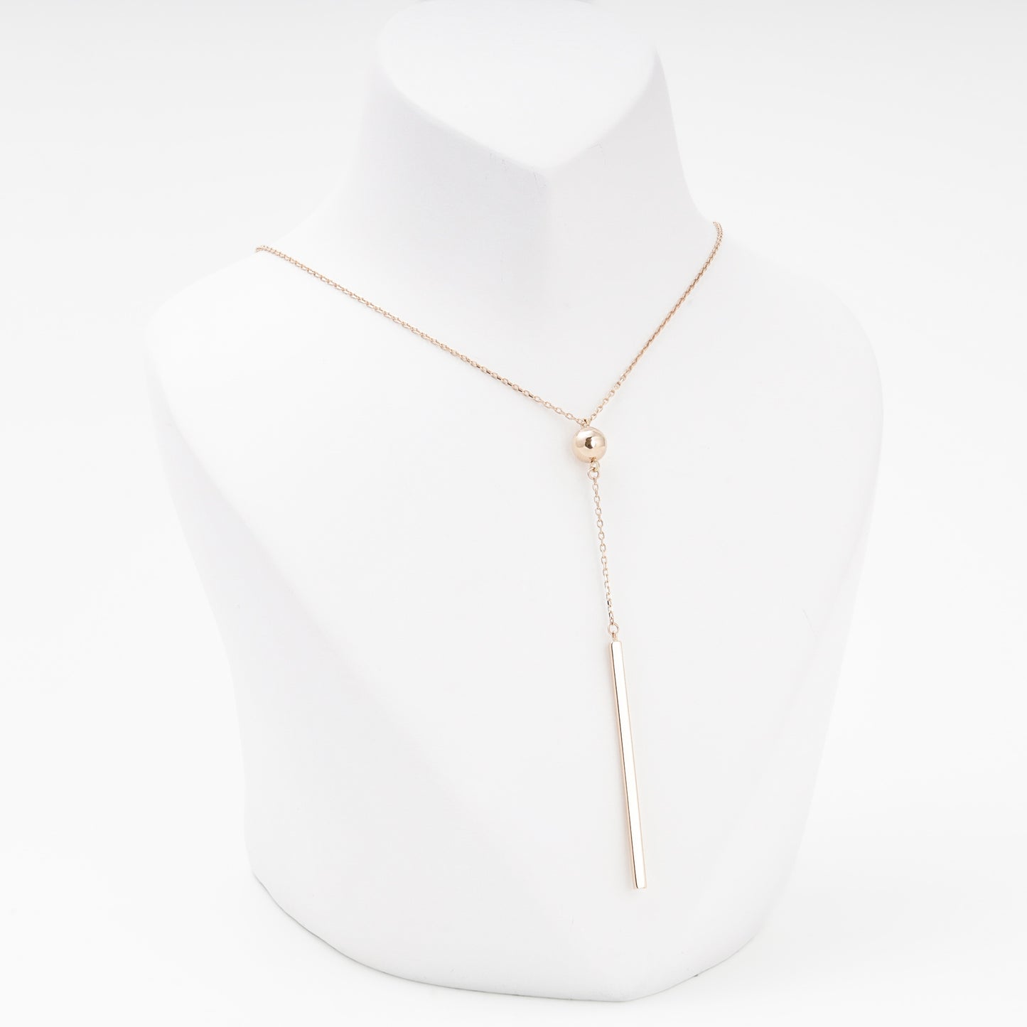 Rose Gold 585 Ball Station Necklace on model — Kabluchka