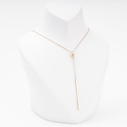Rose Gold 585 Ball Station Necklace on model — Kabluchka