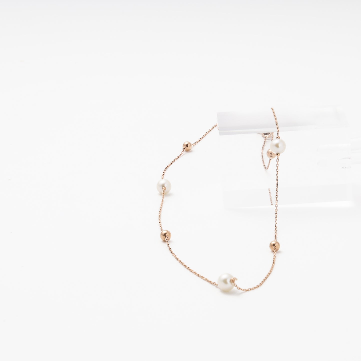 Rose Gold 585 Pearl Necklace Side View — Kabluchka