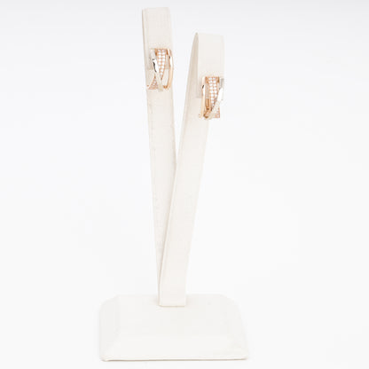 Gold 585 Crossover Huggie Earrings Detail — Kabluchka