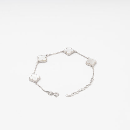 Silver clover bracelet spring ring clasp detail — Kabluchka