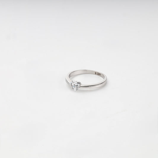White gold 585 heart-shaped Royal cubic zirconia solitaire ring, front view