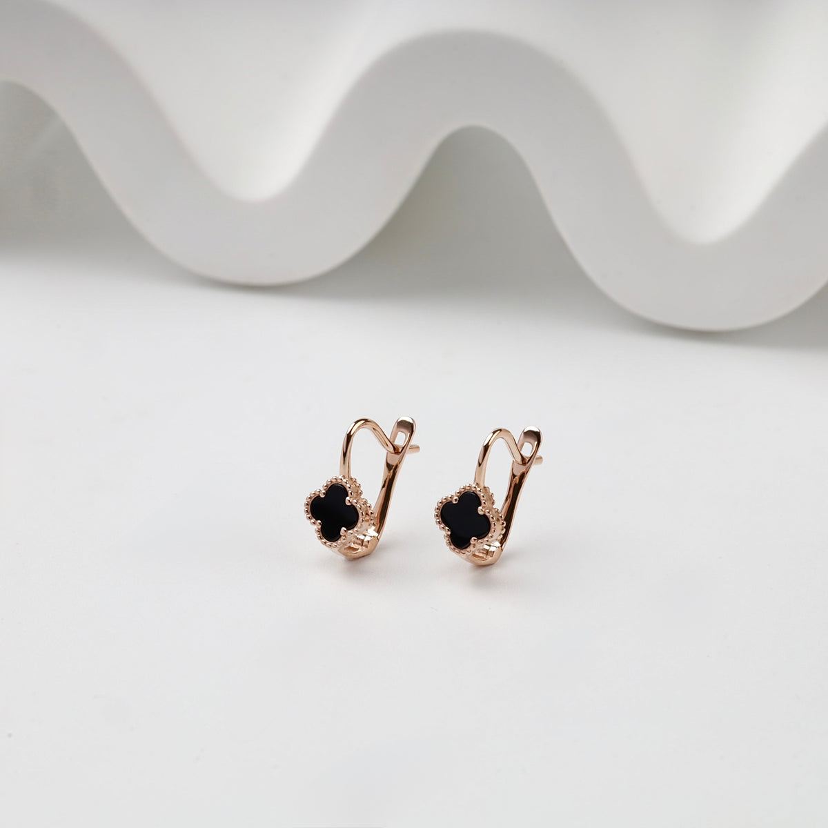 Rose gold 585 black onyx clover kids earrings, front view