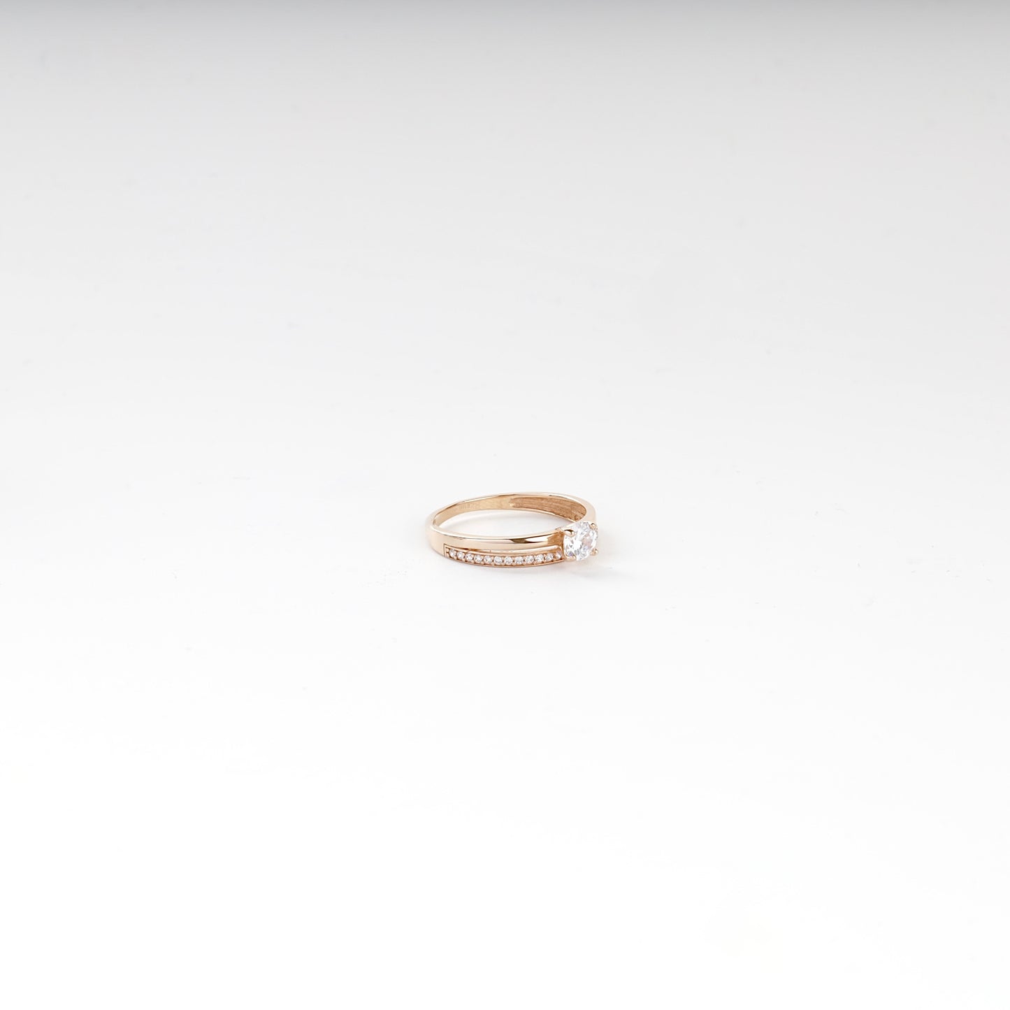 Rose Gold 14K (585) round cubic zirconia accent ring, product view 4 — Kabluchka
