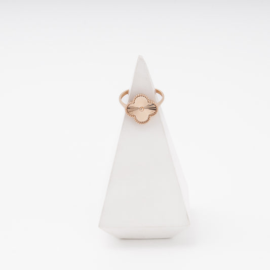 Rose gold four-petal flower ring 585 — Kabluchka