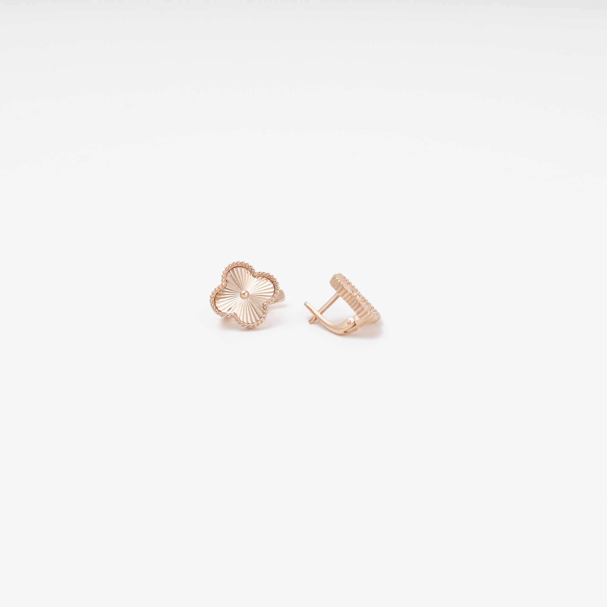 14K rose gold clover earrings beaded frame close-up — Kabluchka