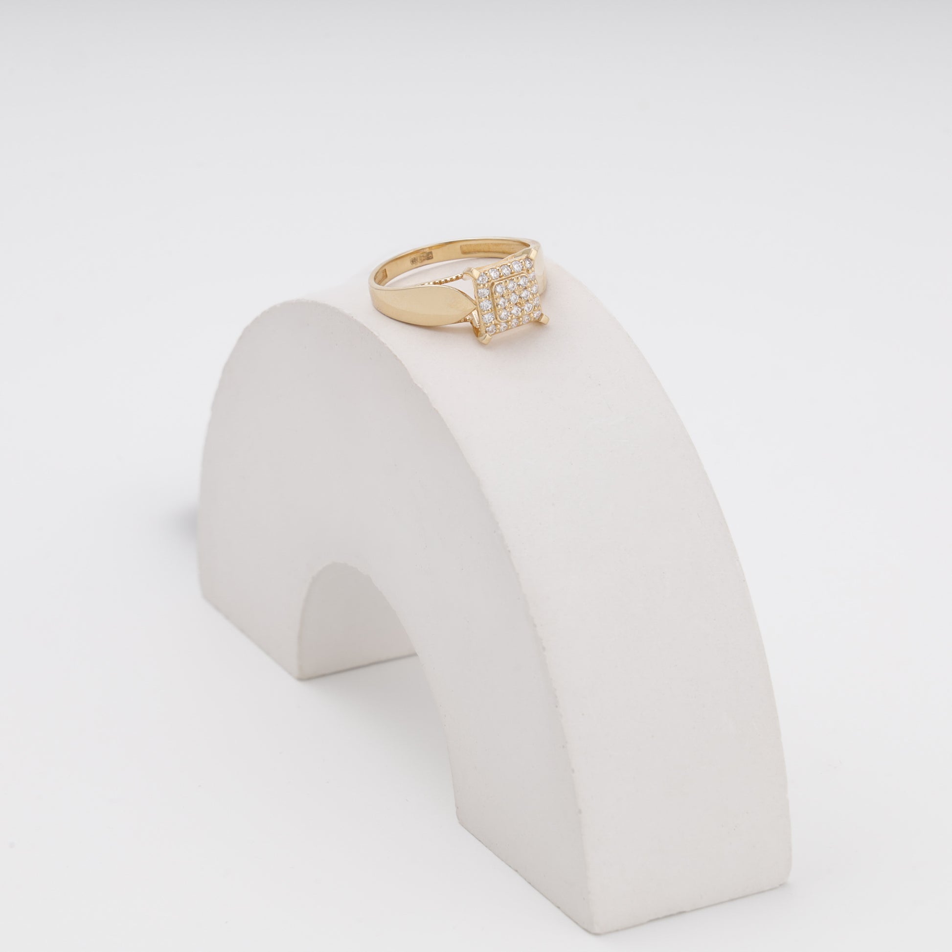 Square diamond ring on arch display prop - Kabluchka jewelry